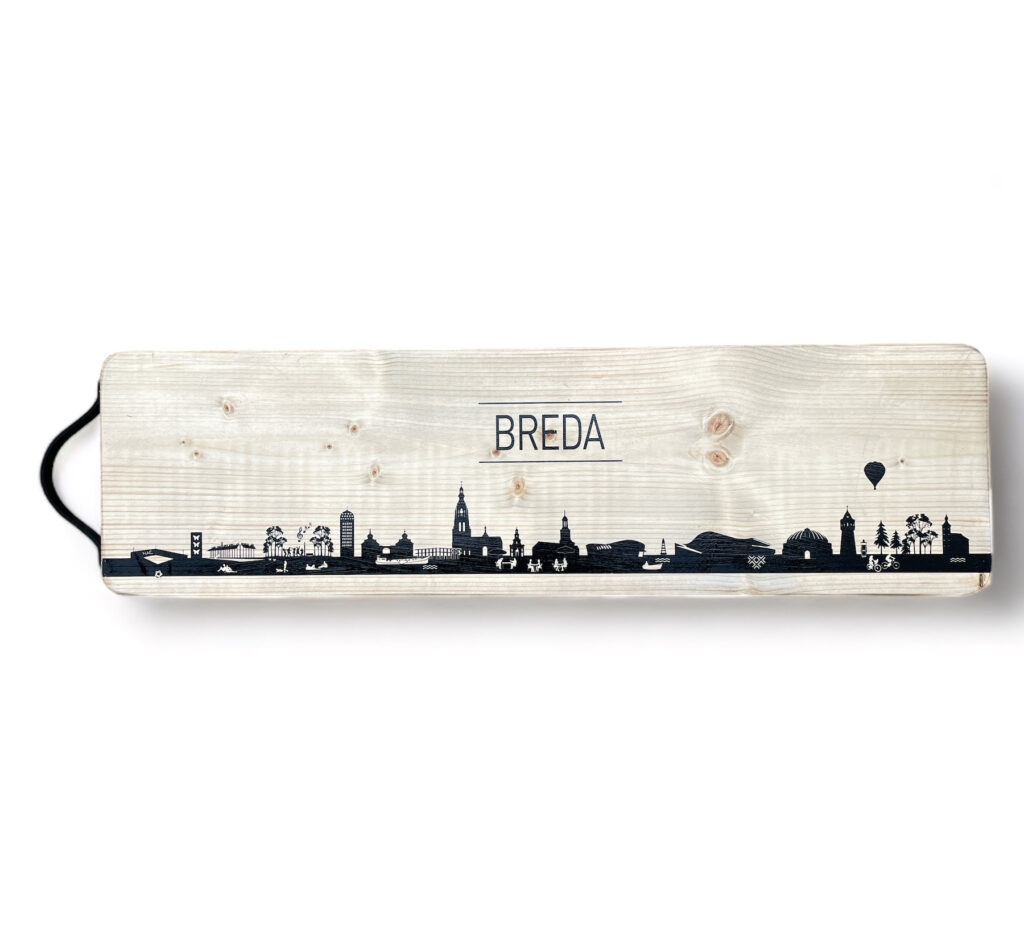 Steigerhouten borrelplank met de Skyline van Breda 70 cm XL borrelplank